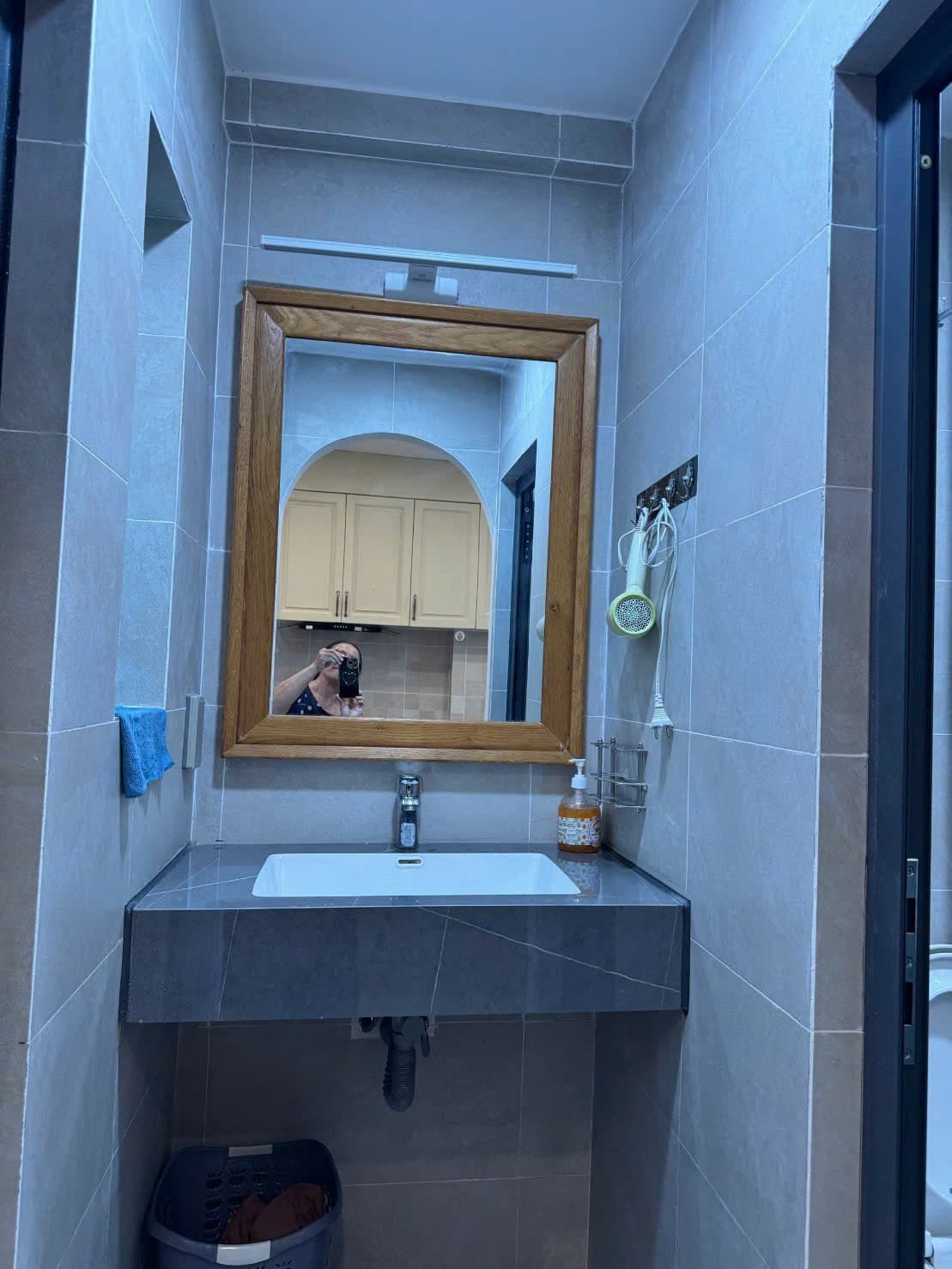CHO THUÊ CHUNG CƯ 2PN-2WC TÔN THẤT THUYẾT QUẬN 4