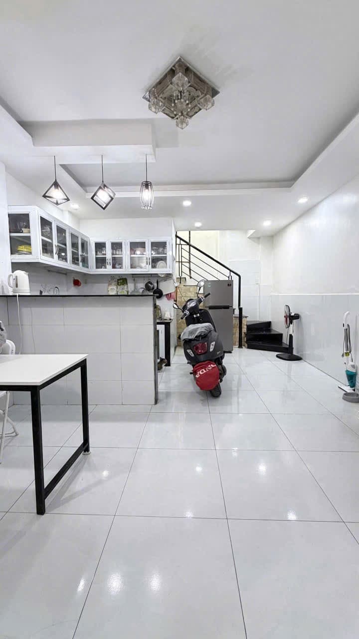 Nhà nguyên căn – Hẻm Huỳnh Văn Bánh, P.11, Phú Nhuận